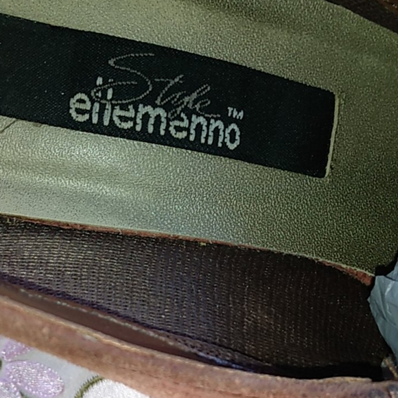 Shoes - Picture 4 of 4